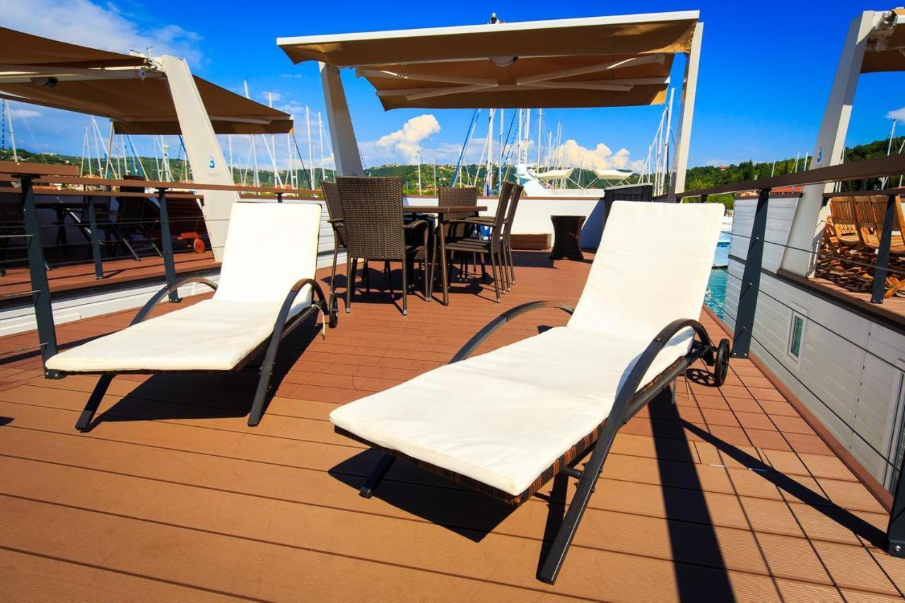 Floating House Sea Queen Portoroz Exterior photo