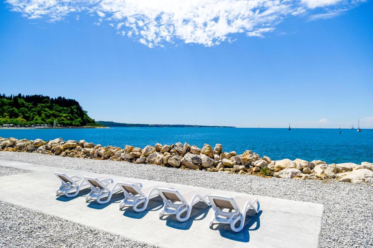 Floating House Sea Queen Portoroz Exterior photo
